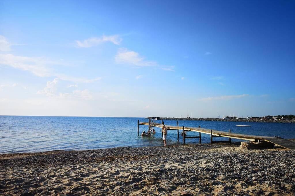 Villa Neptuni Rumsuthyrning Byxelkrok Esterno foto
